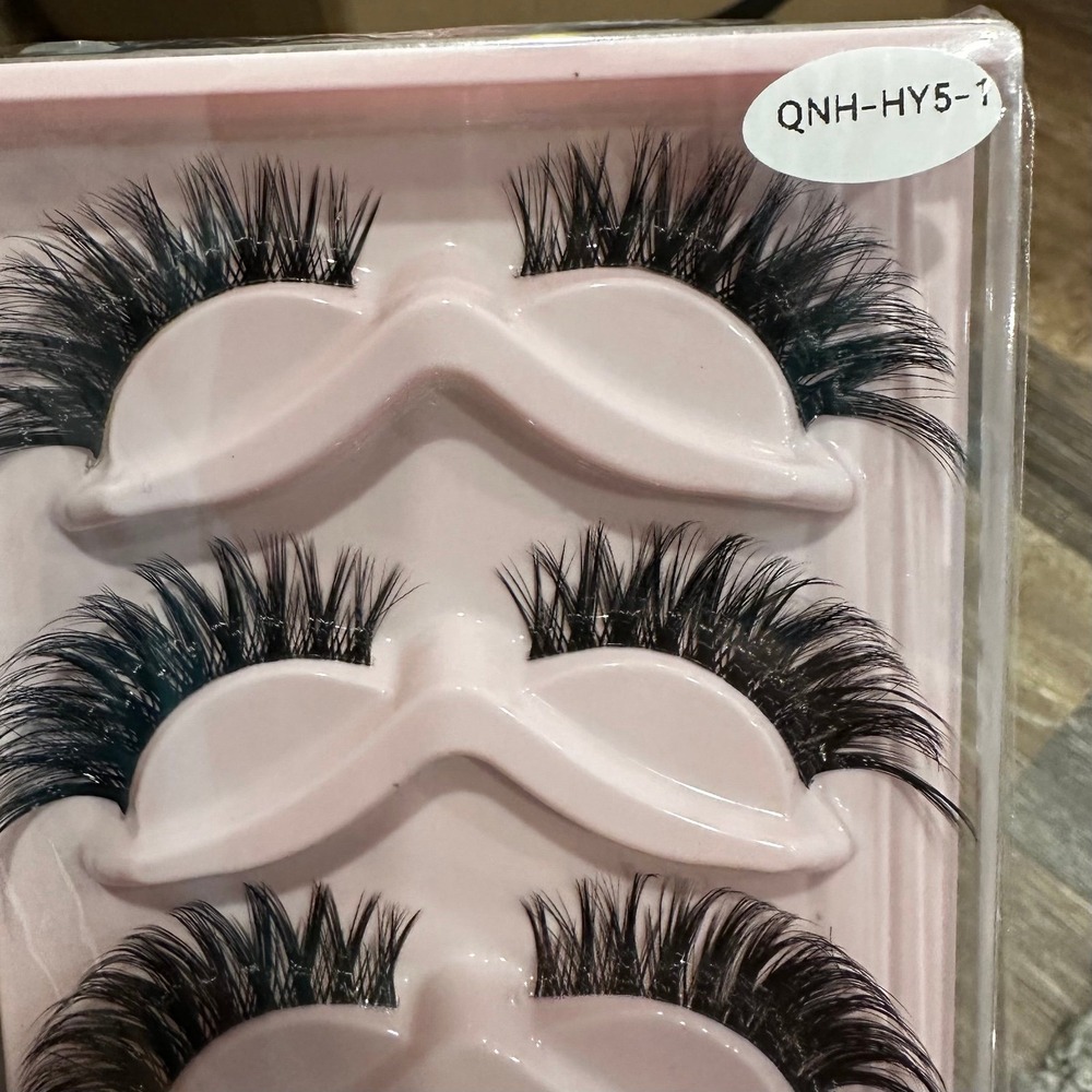 Cat Eye Lashes Natural Look Fox‎ False Eyelashes Gorgeous Wispy Lightweight Faux